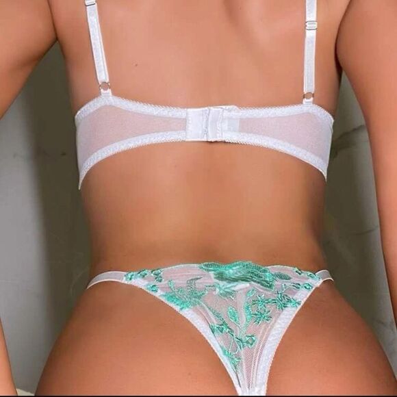 Sexy Sheer Floral Embroidered Lingerie Set - Picture 5 of 9